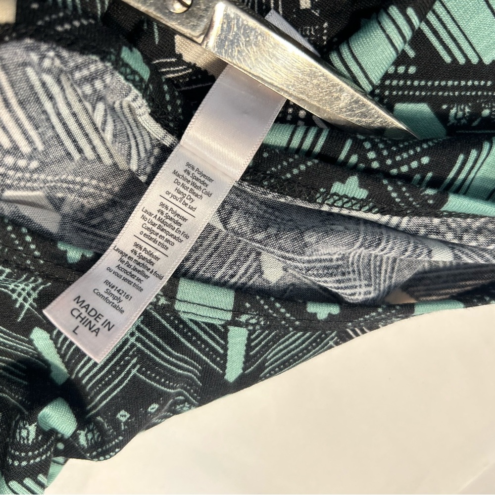 LuLaRoe Women's Large Music Tunic Blouse Green Crystal Pattern Short Sleeve - Picture 6 of 6